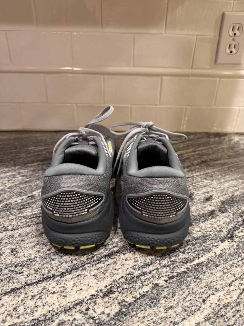 Men’s Brooks Ghost 16 Size 12.5 Wide/2E - Picture 4 of 10